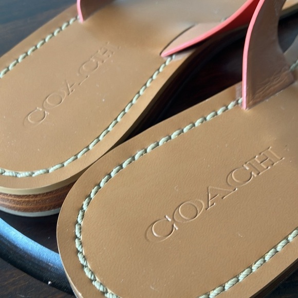 Coach: Ellis (FG 2097) Leather Slip On Thong Flip Flop- Silver Tone Heart- 9 - Picture 12 of 16